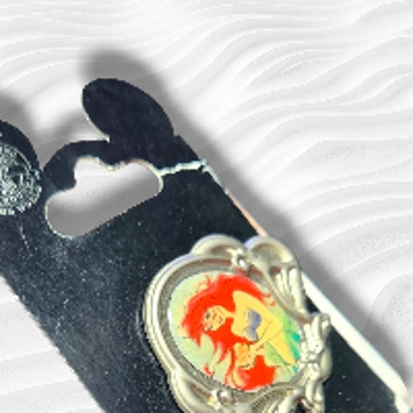 Disney Trading Pin 92102: Stylized Princess Portrait - Ariel - Picture 2 of 5